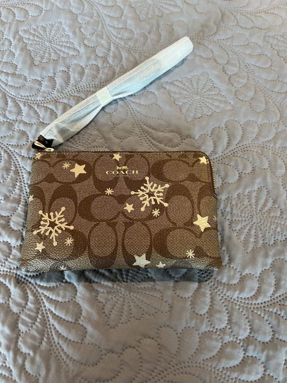 NWT Coach corner zip pouch